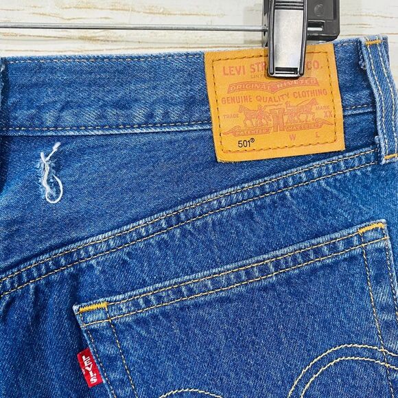 Levi's 501 Women's Cut-off Rip Distressed Jean Short Blue 100% Cotton Size 29W - Picture 6 of 6